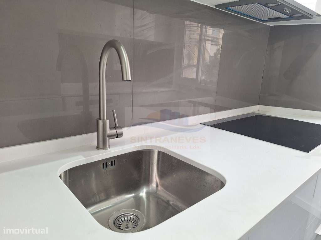 Magnífico T3 totalmente remodelado com varanda- Queluz-5