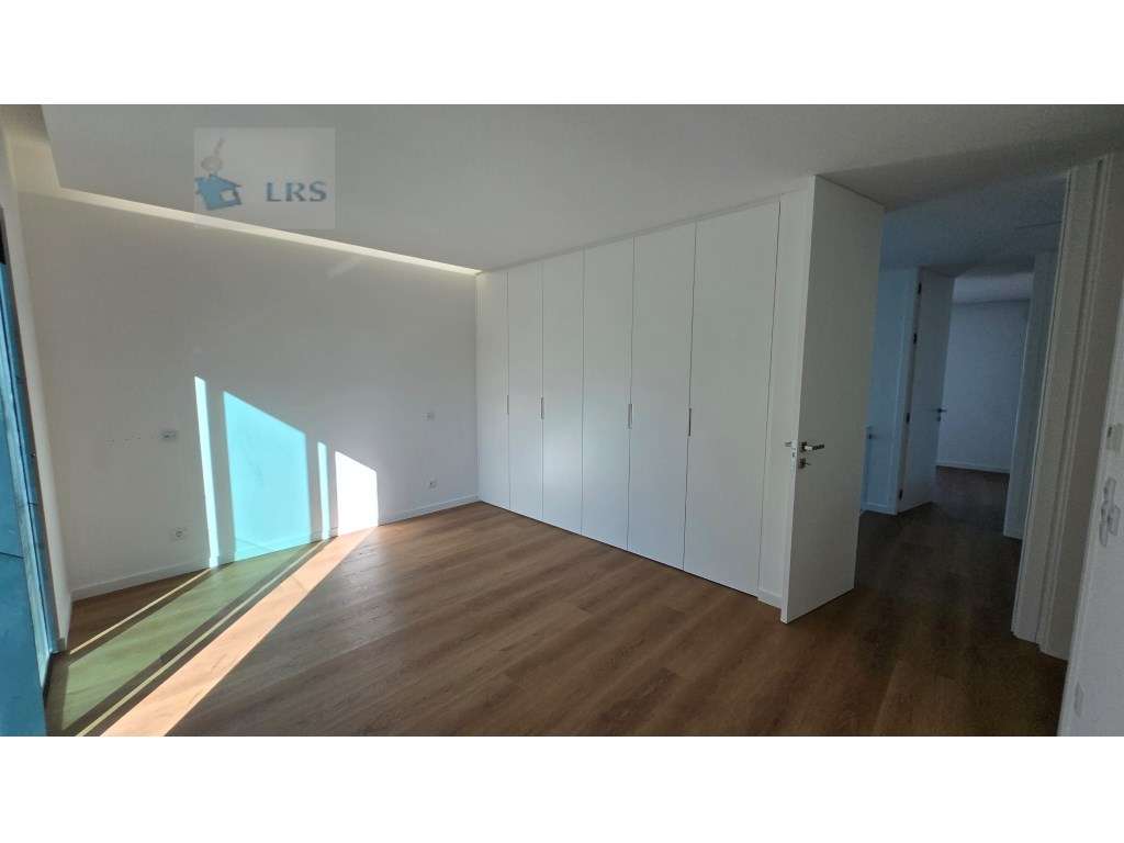 Murches, lindos acabamentos, moradia isolada com 3 suites e 1 quatr...-28