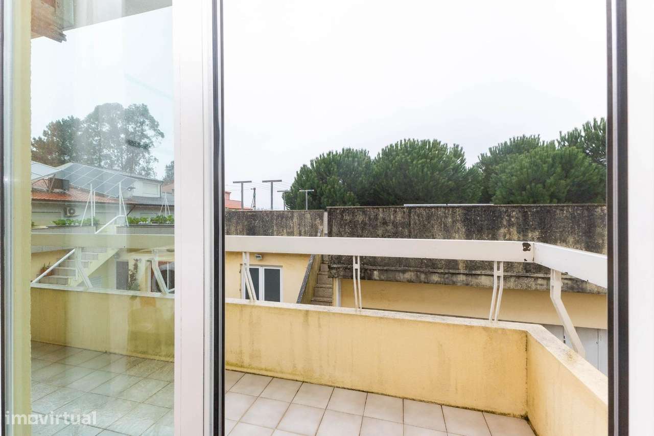 Moradia T4 na Maia – Renovada, 3 Frentes, Terraço e Garagem a...-27