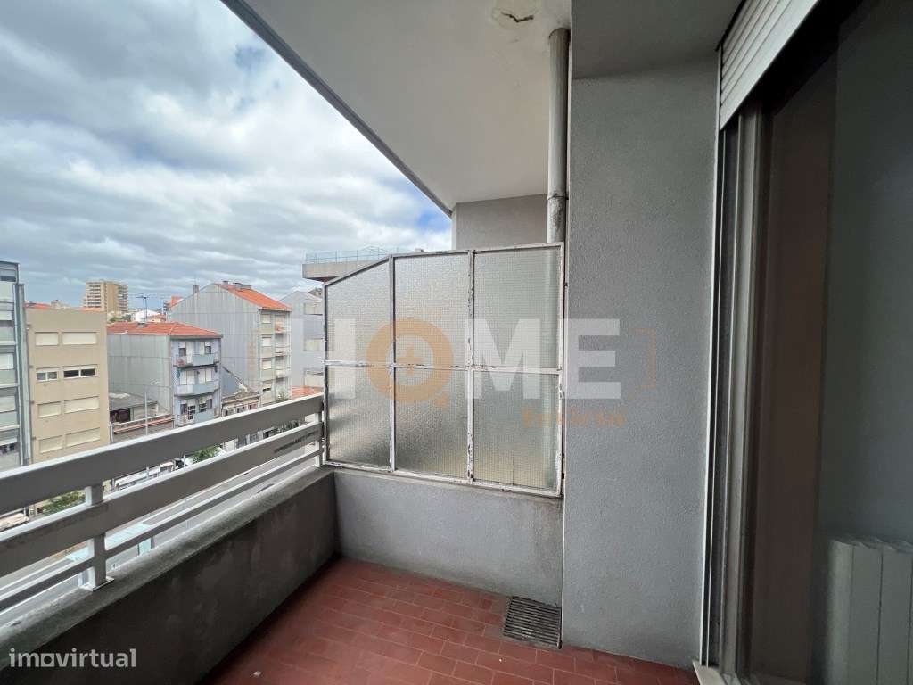 Apartamento T3+1, com varanda à Av. Fernão de Magalhães- Bonfim- Porto-46