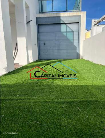 Moradia V4 c/quintal. (AP)-13