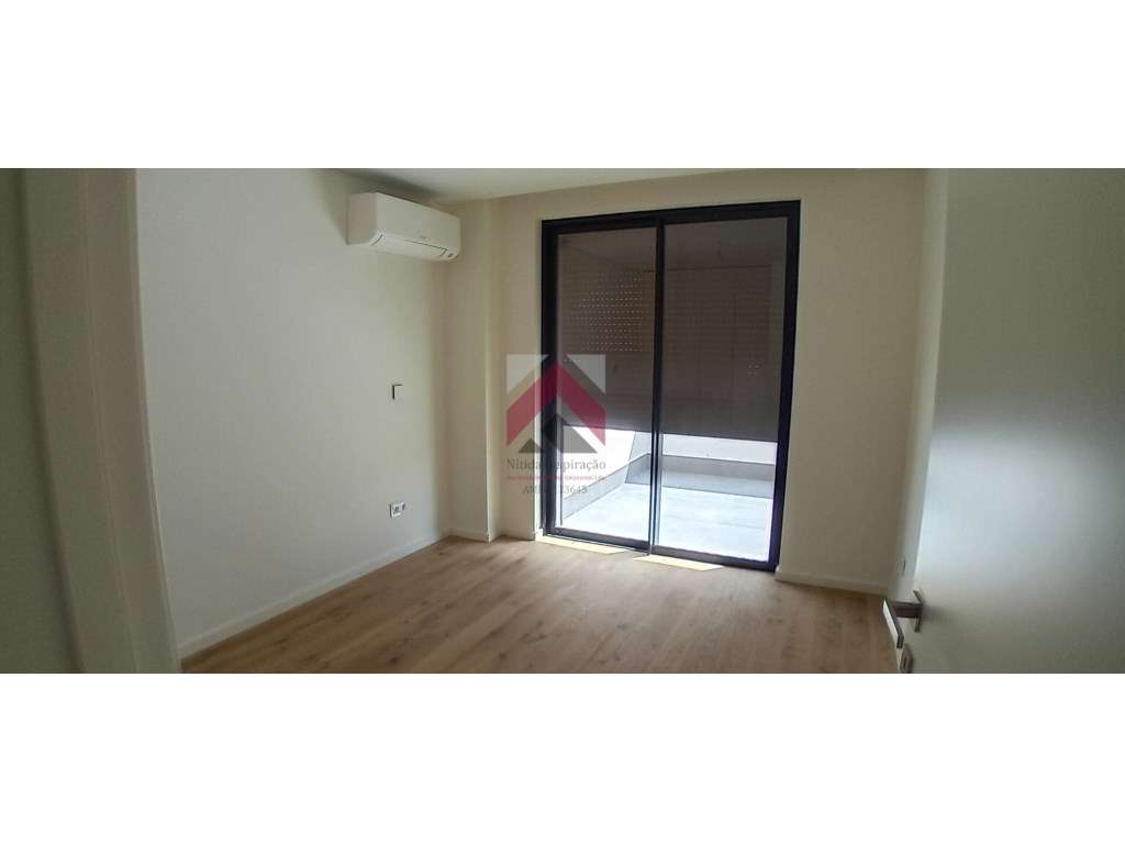 APARTAMENTO T1 COM VARANDA NAS BARROCAS - Grande imagem: 2/30
