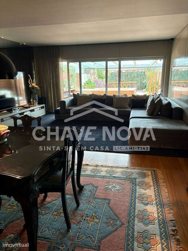 Moradia de luxo V4 com 4 pisos e elevador em Leça da Palmeira - Grande imagem: 3/24