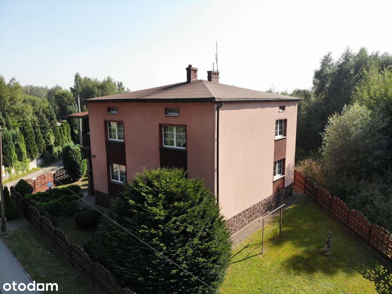 Atrakcyjny dom - idealny dla 2 rodzin.-2