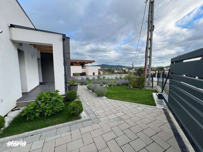Casă Modernă zona Valea Rusului , strada Căprioarei-4