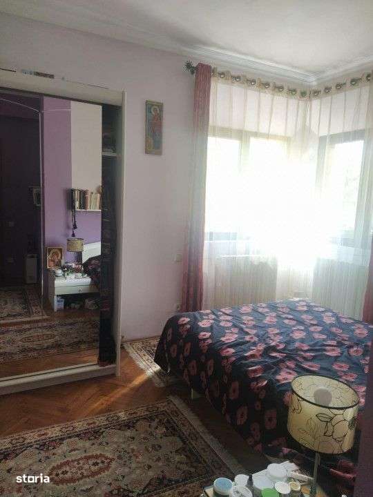 VAND PARTER+DEMISOL VILA + 416MP TEREN IN ZONA PARCUL CAROL-SOSEAUA VI - Imagine principală: 5/15