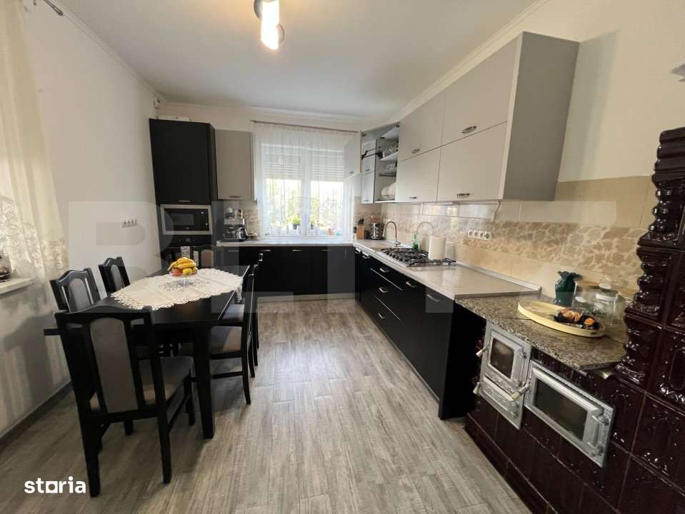 Casa, de vanzare, cu 4 dormitoare + garsoniera, 266 mp utili, zona L B - Imagine principală: 3/17
