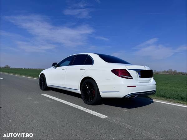 Mercedes-Benz E 220 d T 9G-TRONIC Avantgarde - 2