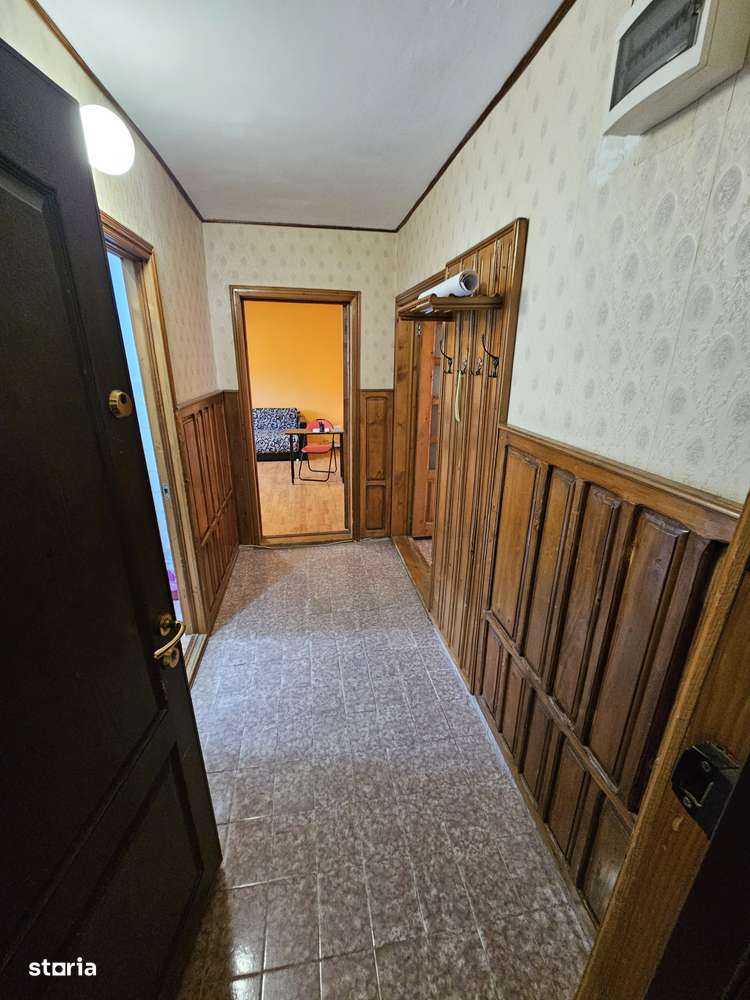 Vand ap cu 4 camere zona Sala Polivalenta-2