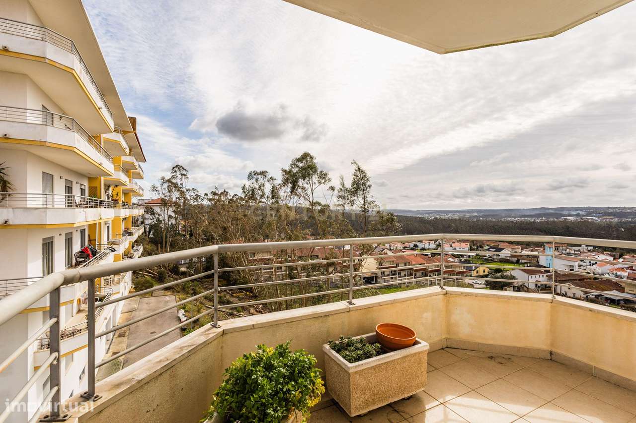 T3 com excelente exposição solar em Telheiro – Leiria-5