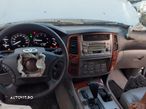 Dezmembrez Toyota Land Cruiser J100 4.2 tdi an 2004 - 4