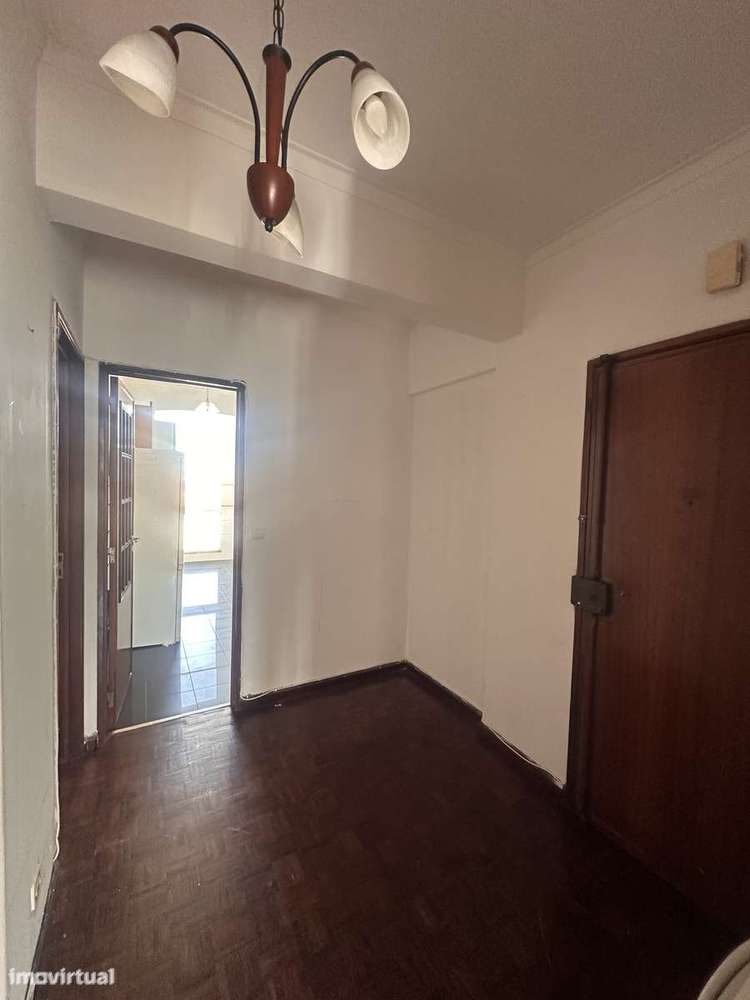 Apartamento T2 com vista cidade e localização central - Grande imagem: 5/30