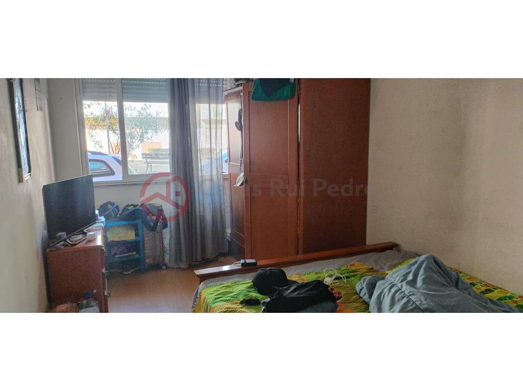 Excelente Apartamento T2 em Corroios-13