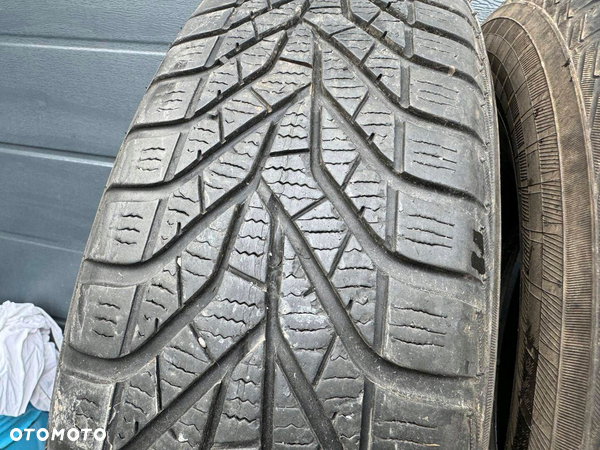 195/80R15 Yokohama W Drive V905 komplet opon zima 6mm - 4