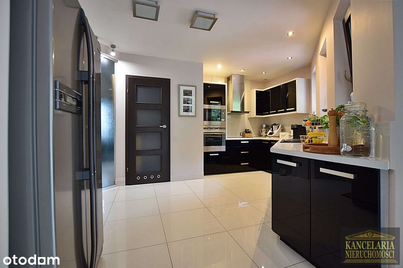 Luksusowa rezydencja z bajecznym ogrodem!-5