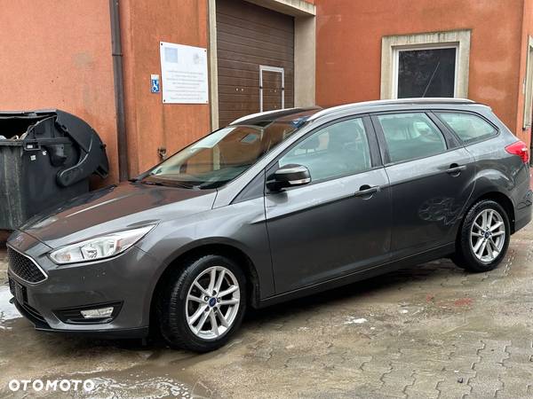 Ford Focus Turnier 1.5 EcoBlue Start-Stopp-System ST-LINE - 2