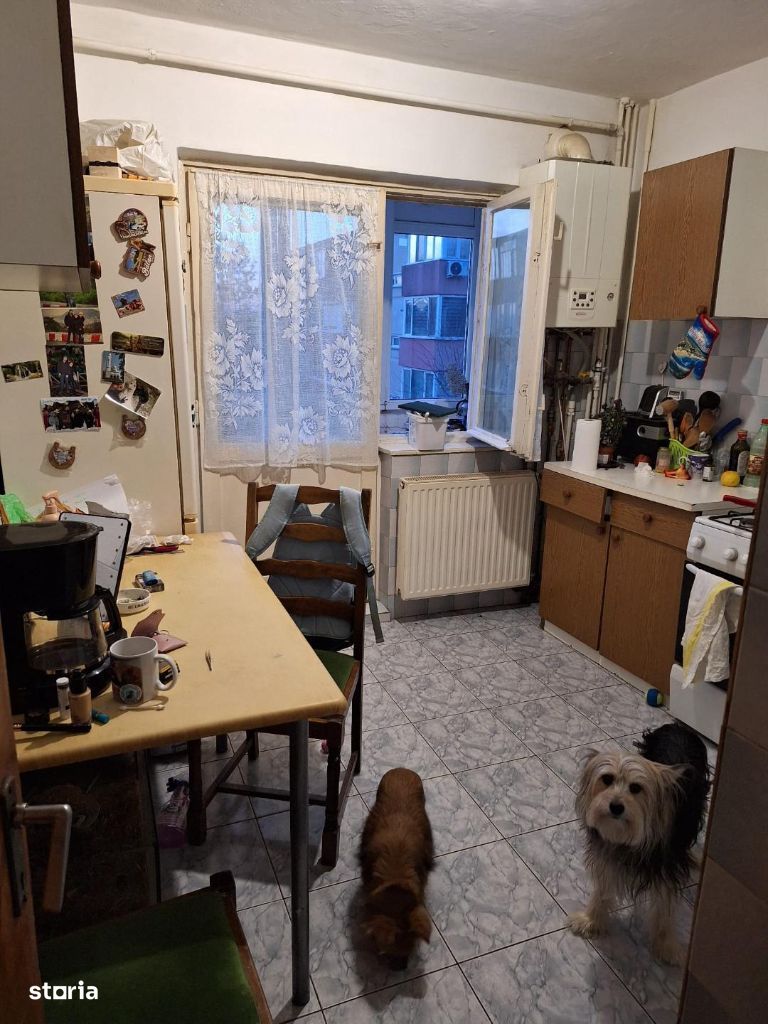 Apartament de vanzare cu 2 camere ,zona Scriitorilor