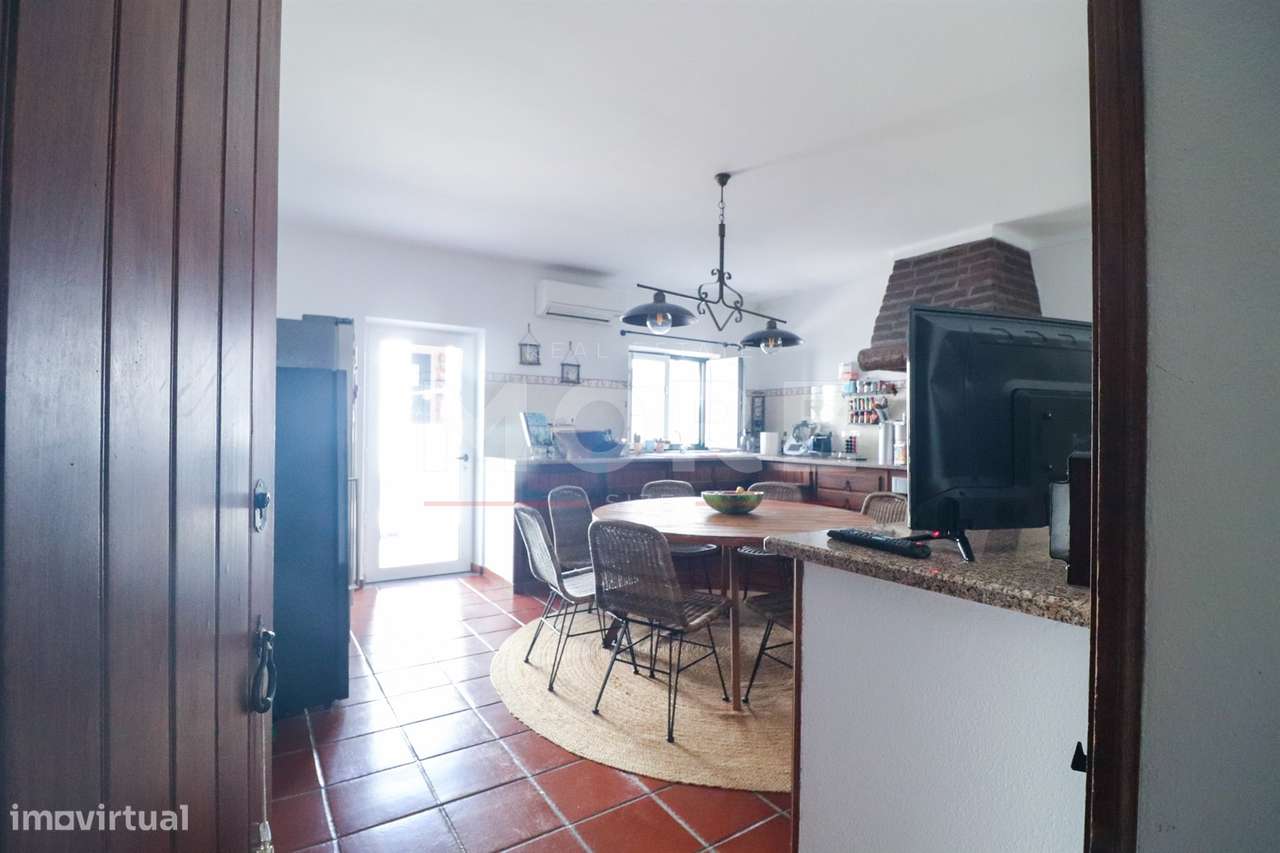 Moradia Unifamiliar T4 com Quintal e Garagem no Centro das Alcáçovas-7