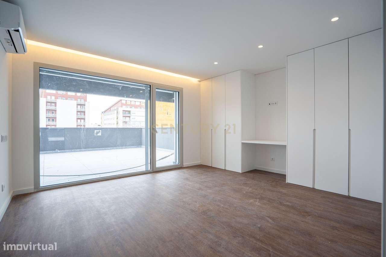 T1 Novo a Estrear com Terraço de 200m² | Ollea Village | Garagem-20