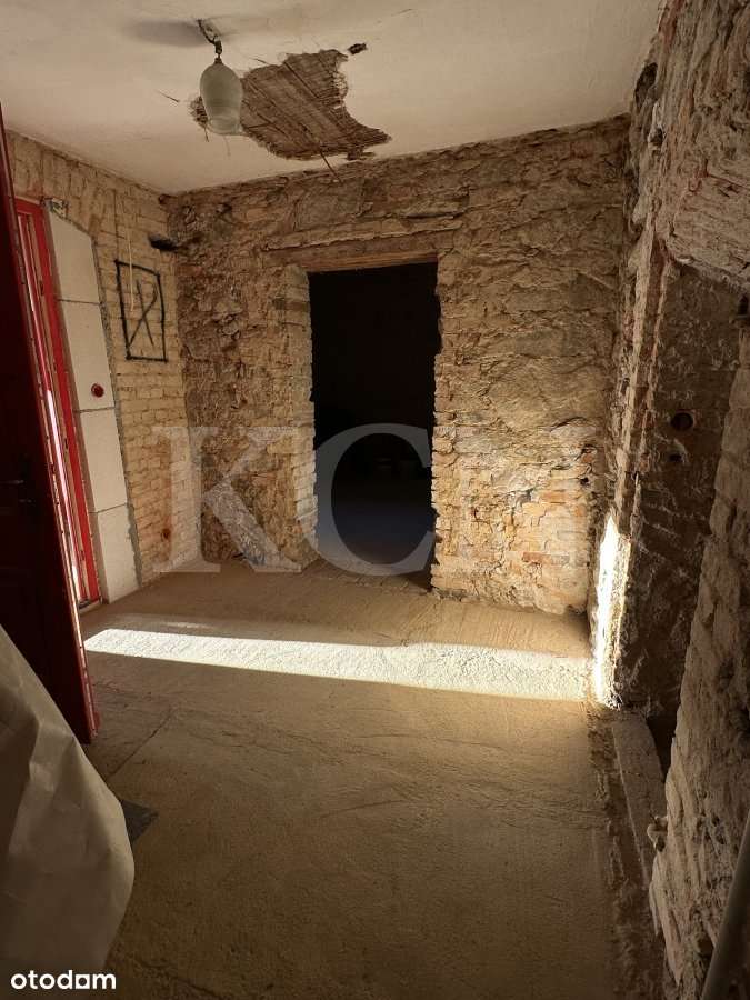 Dwa mieszkania w domu wielorodzinnym-3