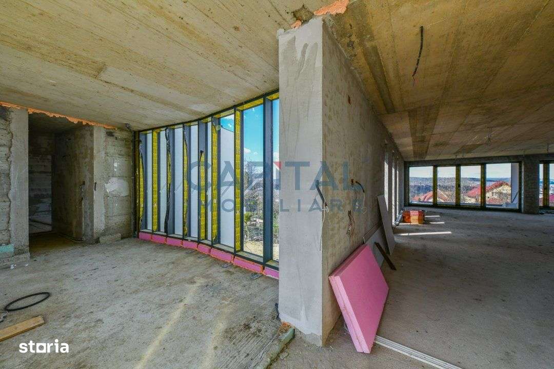 Spatiu compus din 2 cladiri - Imagine principală: 4/6