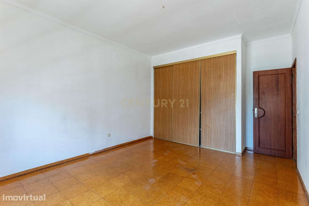 Espaçosa Moradia T3 em Azambuja, Lisboa-27