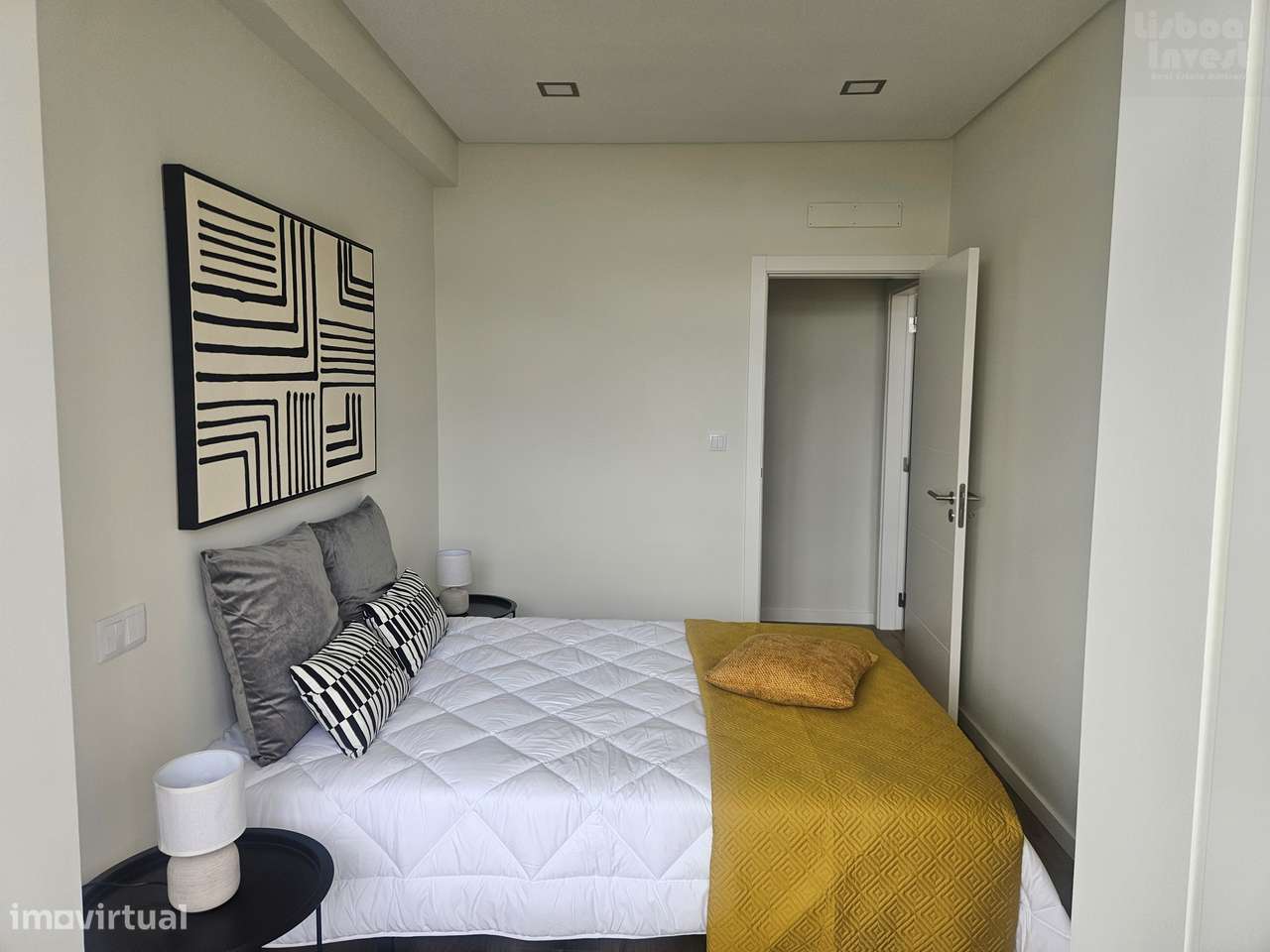 Apartamento T3 Novo com Varanda em Benfica-20