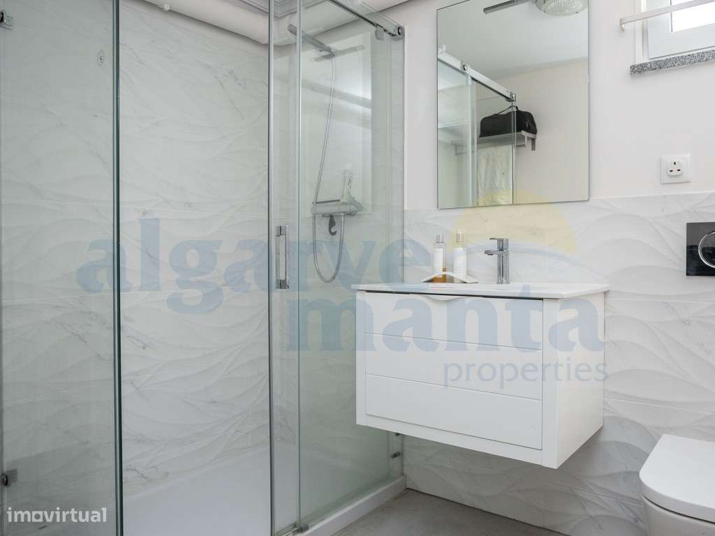 EXCLUSIVO! Moradia T3 Moderna com Piscina Privada no coração de Vil...-36