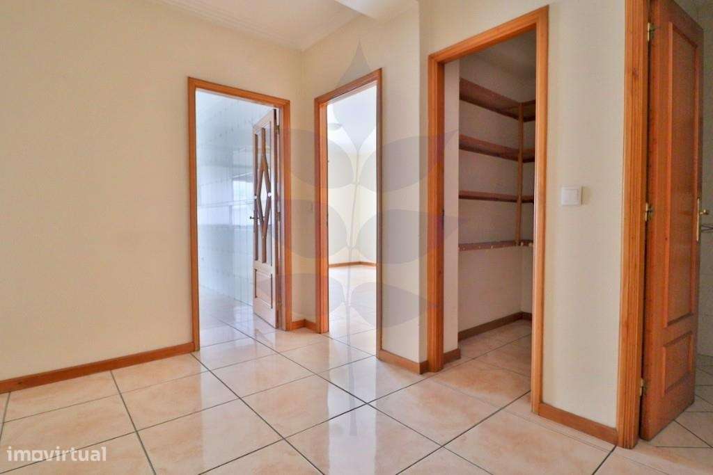 Arrenda-se Apartamento T2 Cozinha Equipada - S. Vítor - Grande imagem: 5/29