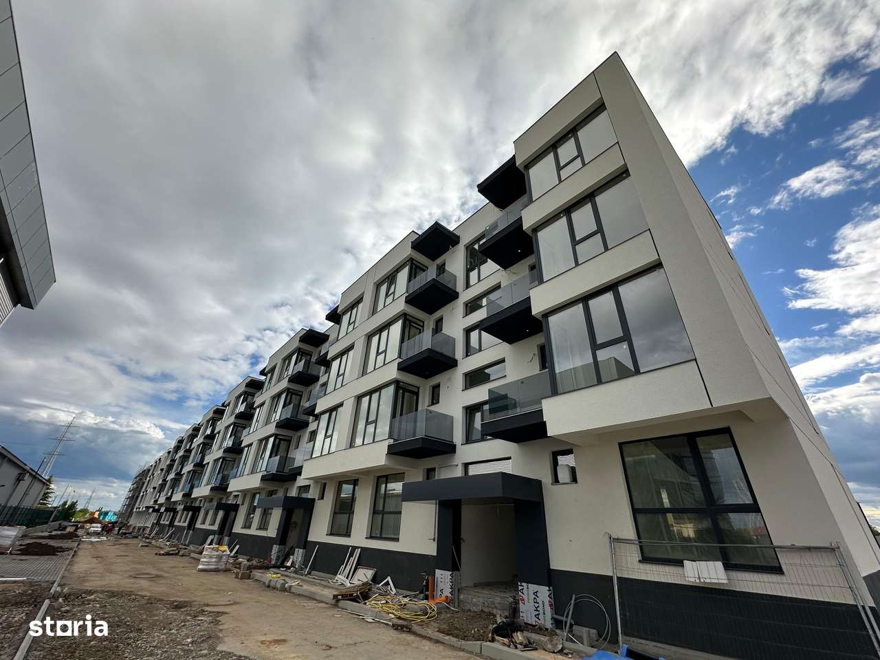 Leordeni Primarie 3 camere Bloc Boutique cu lift - Imagine principală: 1/8