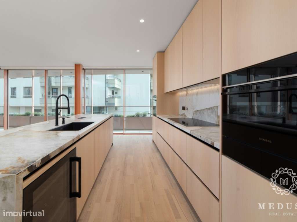 T4+1 no 1.º andar | Coral, Foz do Douro - Grande imagem: 4/38