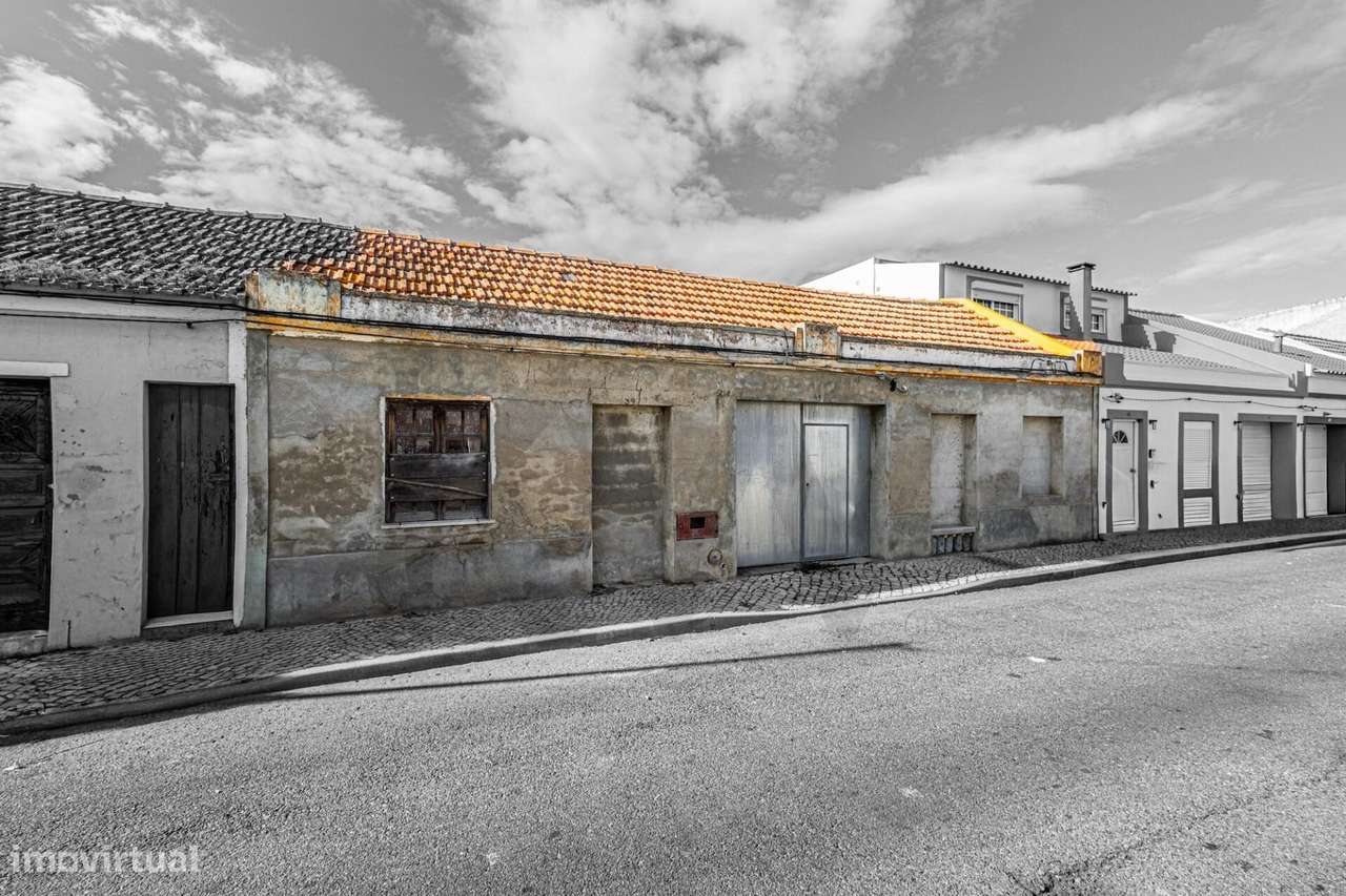 Moradia em Almeirim para recuperar - Grande imagem: 2/39