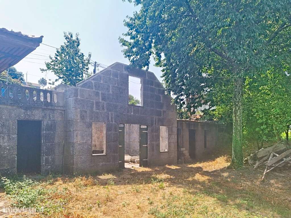 Moradia Senhorial M8 com lugar de garagem em zona de Lousada-6