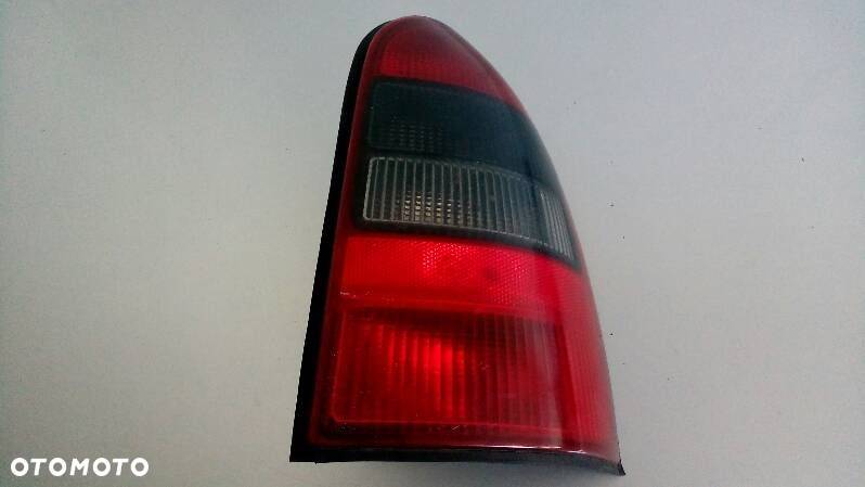 Lampa prawa  Opel Vectra B kombi - 2