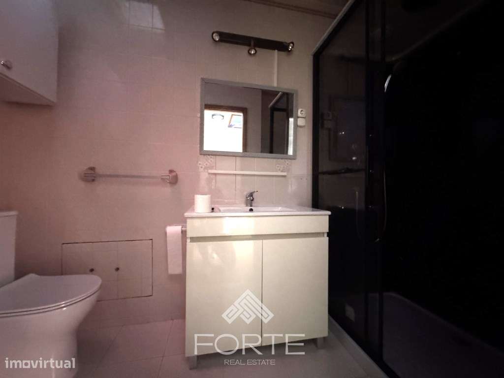 Moradia em banda T3 em São João da Madeira-12