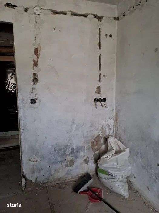 Mureseni - Vanzare apartament 1 camera - Str. Hunedoara - Imagine principală: 2/3