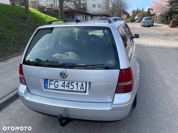 Volkswagen Golf - 6