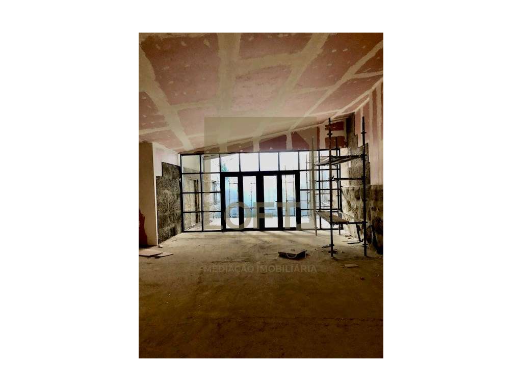 Loja Grande no Centro - Grande imagem: 2/21