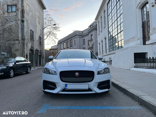 Jaguar XF 20d RWD R-Sport - 6