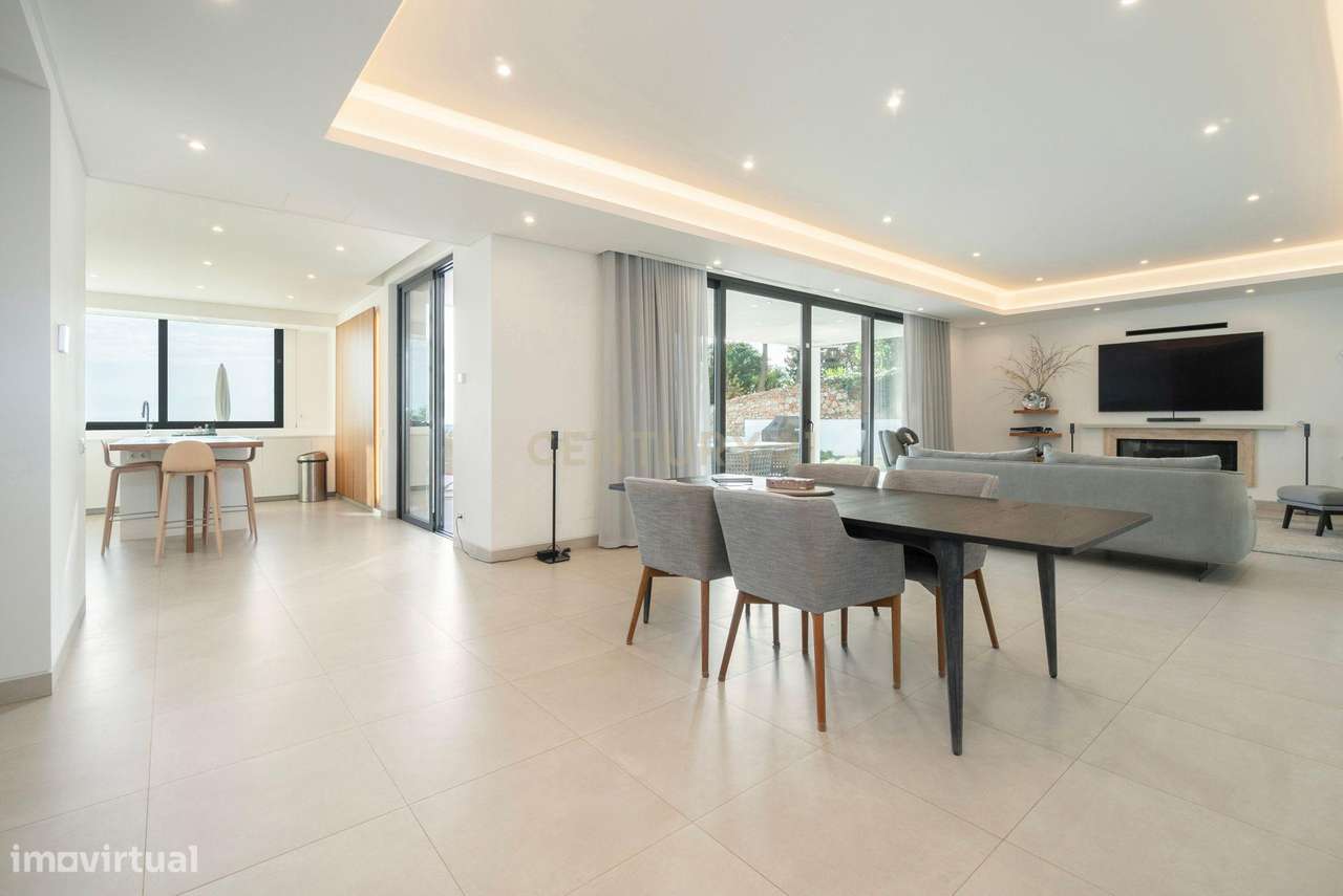 Exclusiva Moradia Contemporânea com Vistas Deslumbrantes para o Oceano - Grande imagem: 2/30