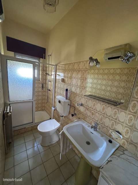 Vende-se Moradia de 3 pisos em Chaves-5