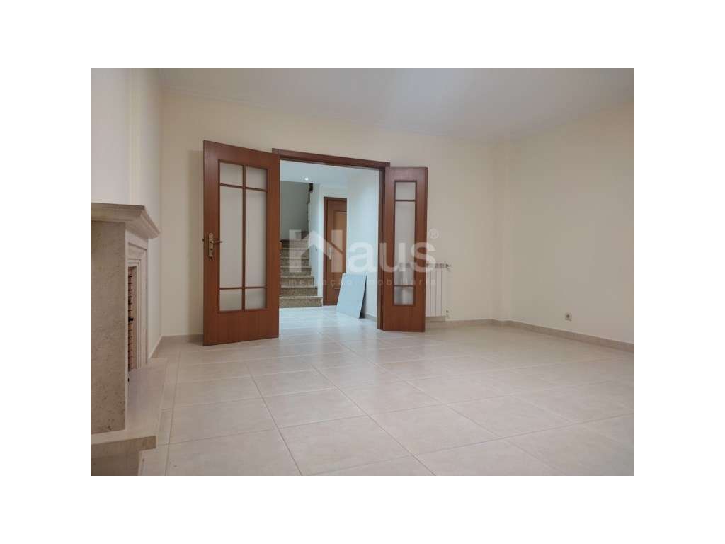 Duplex T2+1 com varandas e parqueamento-3