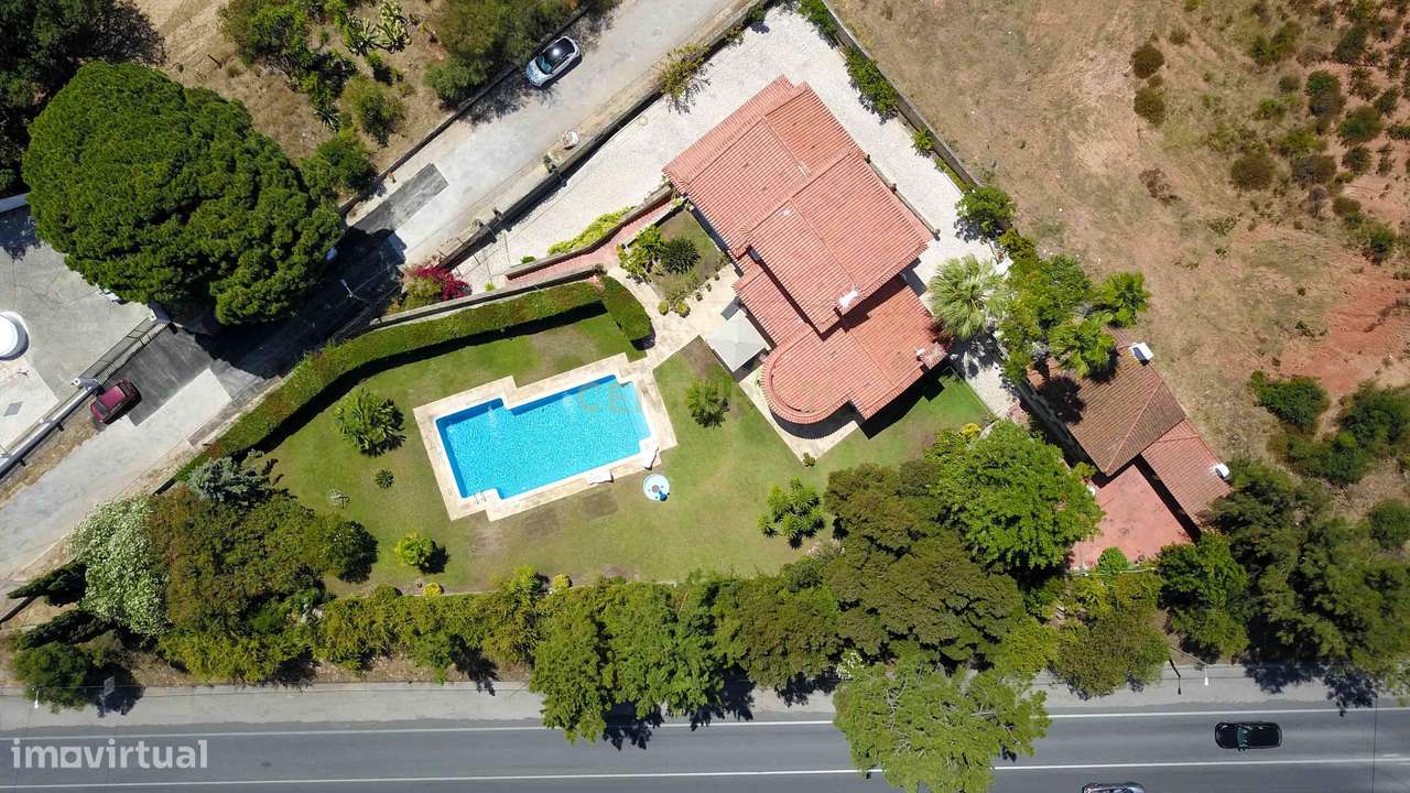 QUINTA EM PALMELA | 7 QUARTOS | 4 CASAS DE BANHO | 3 PISOS-32