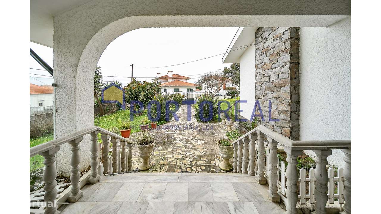 Moradia Isolada perto Praia Granja-36