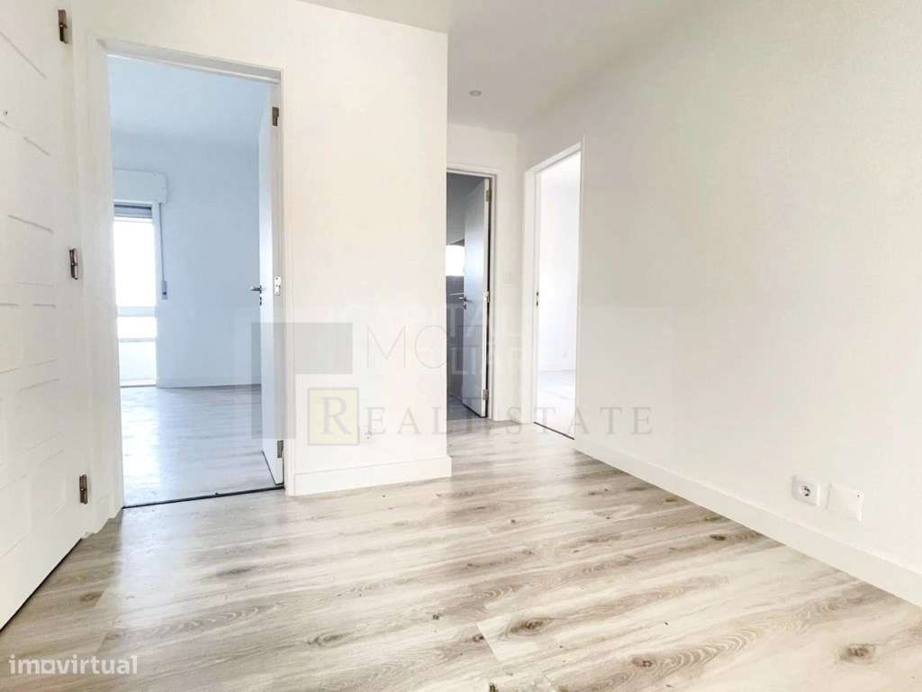 Apartamento T3 totalmente renovado em Setúbal-22