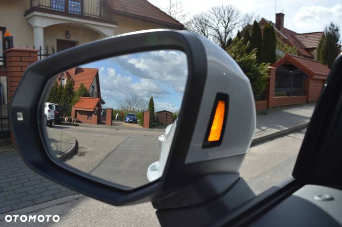 Audi Q3 2.0 TDI S tronic - 21