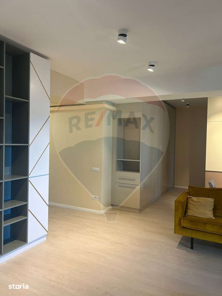 Apartament cu 3 camere de închiriat în zona Central - Imagine principală: 4/13