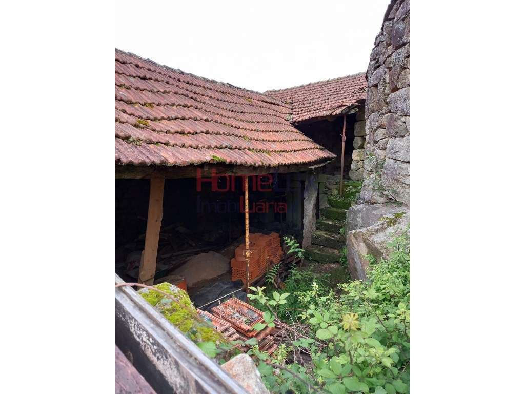 Moradia em pedra p/ recuperação - Grande imagem: 4/5