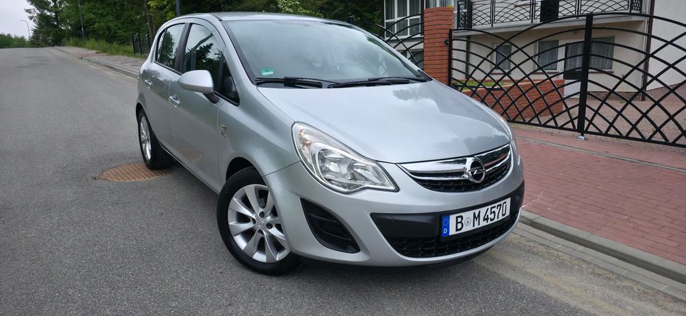 Opel Corsa D 1.2 16V Navi 2013