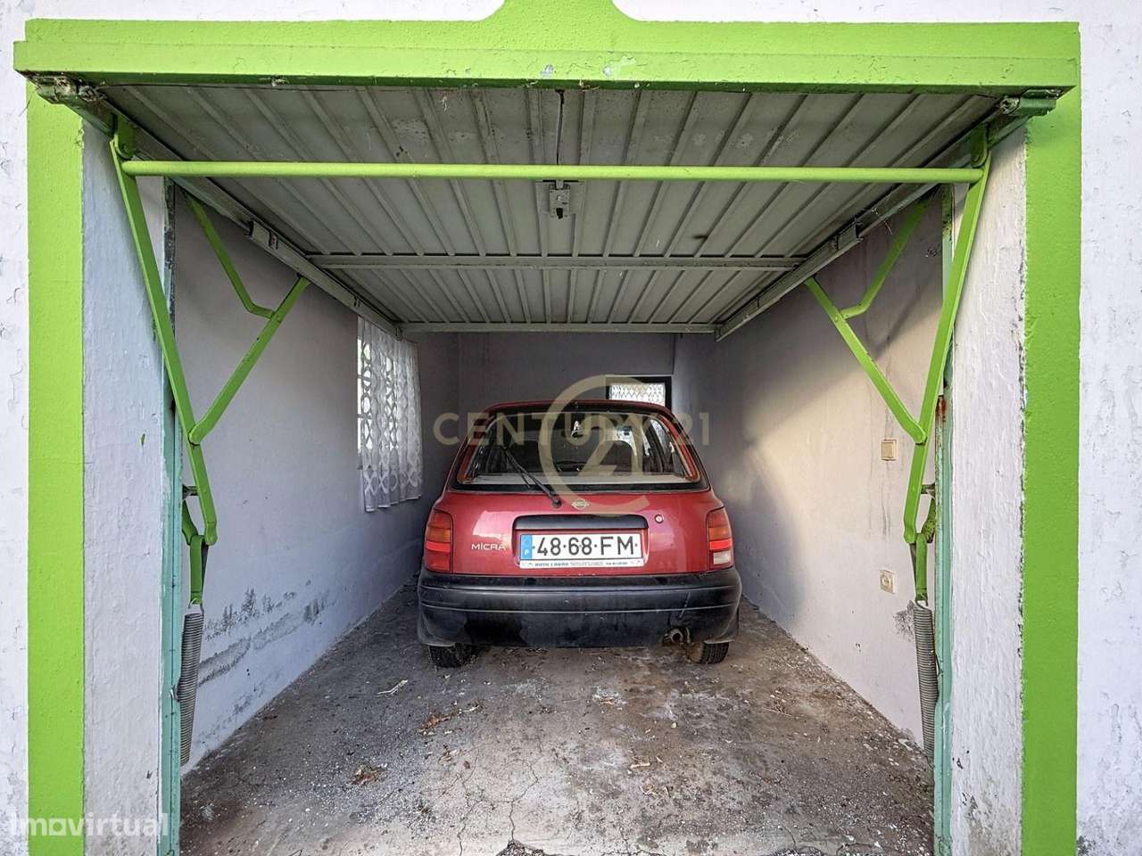 T4 em Lajes, Praia da Vitória, com garagem e árvores de fruto-6